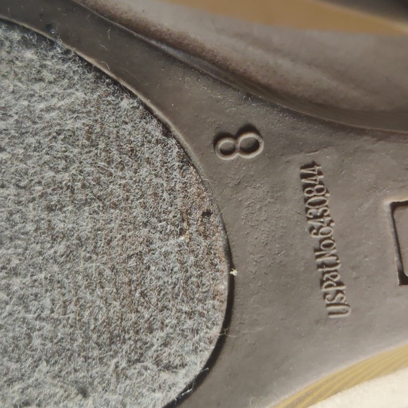 Beige suede heels - Picture 4 of 4